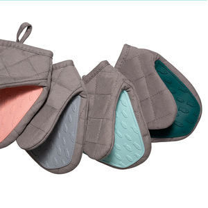 Gants de four gris en coton épais isolant thermiquement pour utilisation au four - Product Image 4