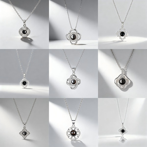 Collier de projection <span class=keywords><strong>photo</strong></span> personnalisé <span class=keywords><strong>sur</strong></span> chaîne en acier inoxydable, pendentif cœur et fleur avec image DIY pour couples et familles - Product Image 4