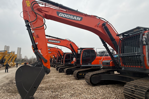 Excavadora Usada Doosan 300LC-9C, 30 Toneladas, Marca Coreana Original, Recién Llegada, Alta Calidad, con Certificación CE y EPA, en Venta - Product Image 2