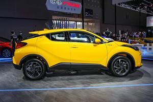 <span class=keywords><strong>Toyota</strong></span> <span class=keywords><strong>CHR</strong></span> 2.0L Leading Edition <span class=keywords><strong>2023</strong></span>, SUV compact <span class=keywords><strong>hybride</strong></span> rechargeable, export en gros, équipé d'un E-CVT, véhicule à énergie nouvelle - Product Image 6