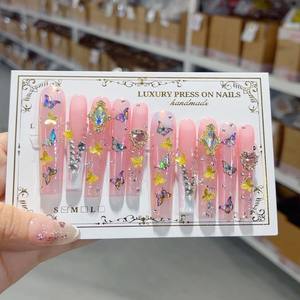 <span class=keywords><strong>Faux</strong></span> ongles à presser longs style Saint-Valentin UE & US 5.0, bicolores rouge et rose avec strass bleus et perles en acier, <span class=keywords><strong>faux</strong></span> ongles sculptés faits main - Product Image 4