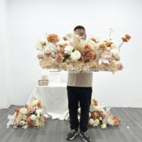 Rangkaian Bunga Meja Artifisial Elegan dengan Desain Garland Bunga untuk Dekorasi Pesta Pabrik