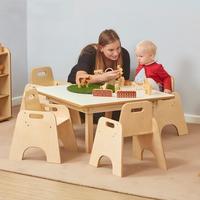 Ensemble de tables et chaises pour bébés CASA en bois massif naturel, mobilier Montessori pour les écoles maternelles, les centres d'apprentissage préscolaire et les garderies