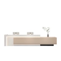 Bureau de réception moderne minimaliste en L, grand format, blanc, avec empiècements, pour hall d'entreprise, bureau commercial, ou hôpital