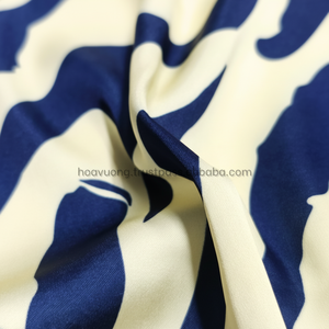 Tissu de pyjama haut de gamme 153cm de large soie latine 120gsm respirant léger doux étirement bidirectionnel - Product Image 1