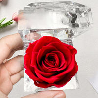 Boîte à fleurs en roses éternelles et en acrylique pour fiançailles romantiques, vente en gros, pour les cadeaux de Noël, du Nouvel An et de la Saint-Valentin