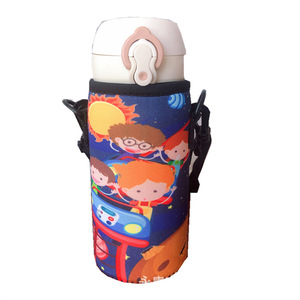 Cute Boys Girls 480ML botella <span class=keywords><strong>de</strong></span> <span class=keywords><strong>agua</strong></span> aislada <span class=keywords><strong>bolsa</strong></span> <span class=keywords><strong>de</strong></span> transporte <span class=keywords><strong>funda</strong></span> impermeable botella <span class=keywords><strong>de</strong></span> <span class=keywords><strong>agua</strong></span> <span class=keywords><strong>bolsa</strong></span> <span class=keywords><strong>con</strong></span> correa ajustable - Product Image 5