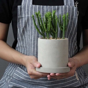 Fatto a mano moderno cilindro pentola di cemento con vassoio e foro di drenaggio per piante grasse all'ingrosso funzione di irrigazione decorativa - Product Image 3