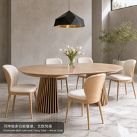 Table à manger contemporaine sur piétement, design de base cannelée, plateau extensible pour la décoration de la salle à manger