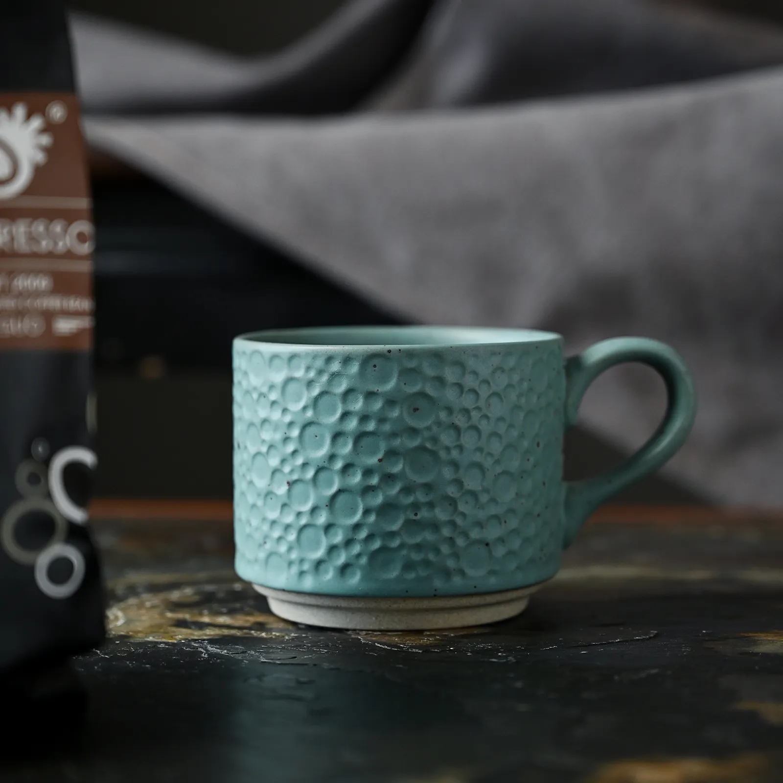 220 ml Porcelain Unique Coffee Cups,Ceramic Debossed Imitate The Surface Of Moon Effect Reactive Tea Mugs
