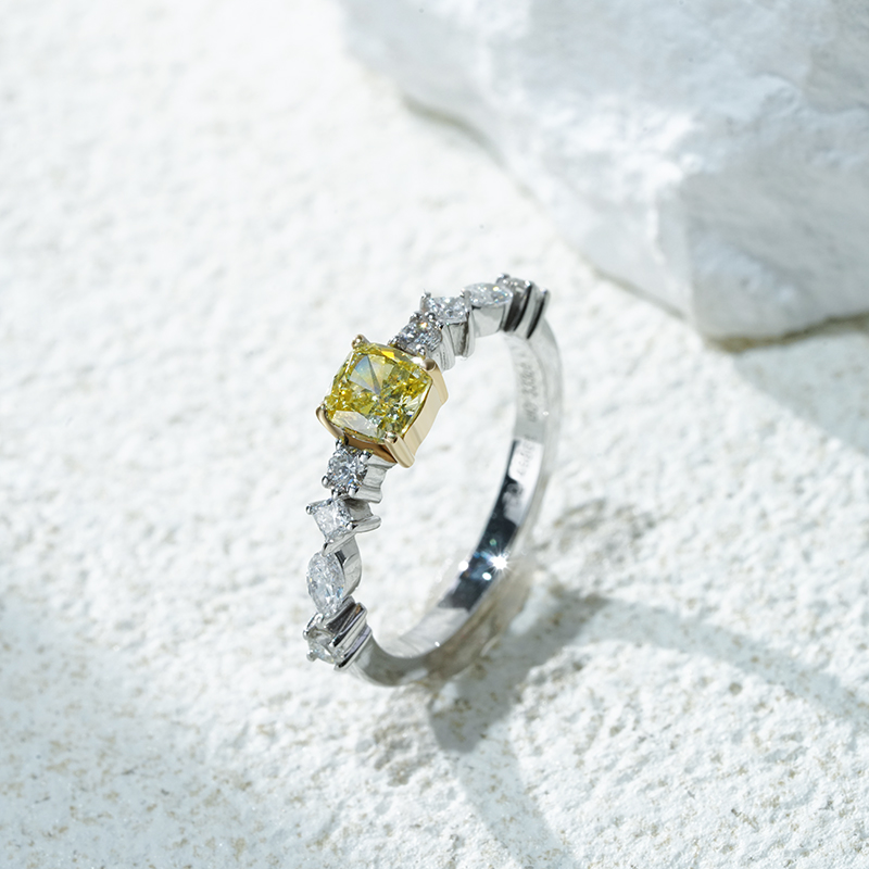 18K White Gold
