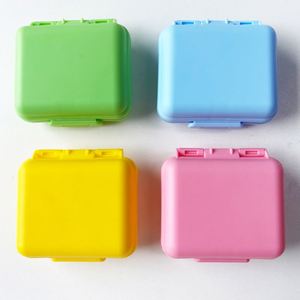Organisateur de pilules hebdomadaire portable, grande boîte à pilules mensuelle avec 21 compartiments, 3 prises par jour, étui en plastique durable - Product Image 2