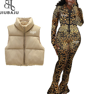 カスタムロゴ入りレディースカジュアル3点セット レディーストラックスーツ パファーベスト+ジップ付き長袖トップス+レギンス ストリート系スポーティーコーデ - Product Image 6