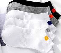Chaussettes en coton pour femmes en été avec des hauts fins et peu profonds qui respirent
