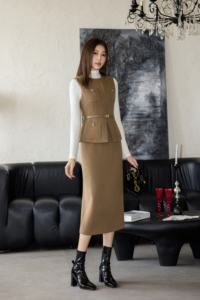 <span class=keywords><strong>Ensemble</strong></span> de vêtements de travail haut de gamme pour femmes, haut sans manches, pantalon droit, silhouette raffinée et flatteuse pour le bureau - Product Image 2
