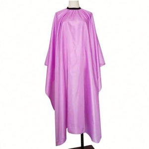 Cape de Coiffure Professionnelle Personnalisée en Polyester Imperméable pour Barbier et Salon de Coiffure – Cadeaux Promotionnels - Product Image 3