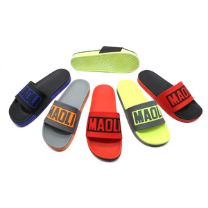 Sandalias de diseñador, zapatos deslizantes personalizados para hombre, zapatillas estampadas personalizadas, calzado deslizante - Product Image 1