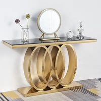 Meuble de salon italien, console longue et mince avec plateau en marbre noir et or, avec miroir, style européen