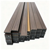 Planches de terrasse en aluminium décoratives extérieures à grain de bois, en alliage d'aluminium contemporain personnalisé, pour l'utilisation dans les jardins et parcs