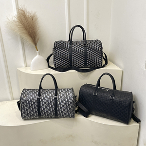 Sac de voyage fourre-tout tendance en PU, grande capacité (20-35L), imperméable, avec fermeture éclair, monogramme, style <span class=keywords><strong>euro</strong></span>-américain, avec bandoulière pour bagage à main - Product Image 2