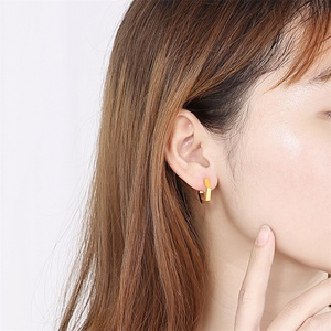 Boucles d'oreilles creuses plaquées or 18 carats, bijoux géométriques pour femmes, vente en gros d'usine - Product Image 6