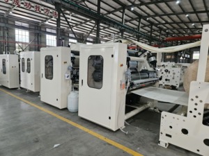 Ligne de production automatique de papier toilette et de serviettes de <span class=keywords><strong>cuisine</strong></span> pour usage domestique, avec moteur à engrenages PLC et pompe - Product Image 6