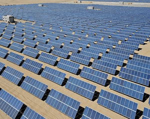 <span class=keywords><strong>RE</strong></span>-YINCAI Industriequalität PV-Anlagen Reinigungsmittel für Betriebende Leitungen 99% Reinheit Farblose Flüssigkeit Sandabriebfest Solar - Product Image 4