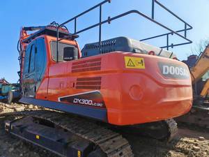 Excavadoras DOOSAN DX300 DX225 de 30 y 22 toneladas, excavadoras usadas de alta calidad, excavadoras de cadenas a bajo precio, en venta. - Product Image 3