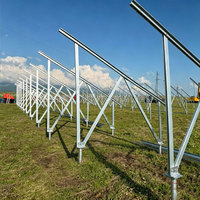 Système de montage au sol solaire en acier pré-assemblé à revêtement Zn-Al-Mg à installation rapide pour projet de production d'énergie solaire de 2 MW – Support de panneaux photovoltaïques