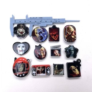 Accessori in acrilico stampati fronte-retro a tema horror per catene di cellulari e decorazioni per borse, ideali per il fai da te - Product Image 3
