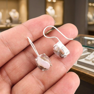 Pendientes de diseño elegantes y modernos con gemas de ópalo rosa y turquesa en plata de ley 925 chapada para mujeres y niñas. - Product Image 4