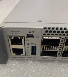 Commutateur géré C9500-32C-A 32 ports 100G pour la série 9500 avec fonction PoE - Product Image 2