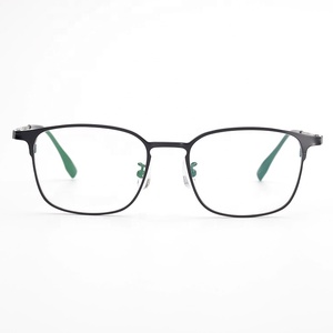 Lunettes de lecture avec monture optique en titane et fonction anti-lumière bleue - Product Image 4