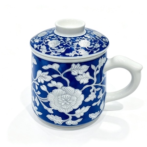 Tasse en céramique avec couvercle et infuseur, motif floral bleu et blanc, style chinois traditionnel, pour la maison, le bureau, ou comme cadeau - Product Image 5