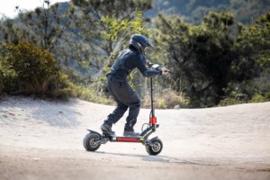 <span class=keywords><strong>Trottinette</strong></span> électrique haute performance Raptor 60V avec pneus larges de 11 pouces pour adultes, batterie lithium 30Ah, freins à disque hydrauliques, pliable et étanche - Product Image 2