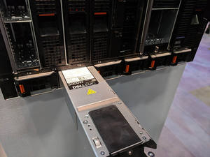 Servidor de chasis modular PowerEdge MX7000 7U Max 16 GPU - Product Image 5