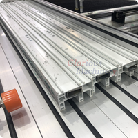 Machine de vissage automatique à double tête et double plateforme pour la fabrication de fenêtres et de portes en PVC et UPVC
