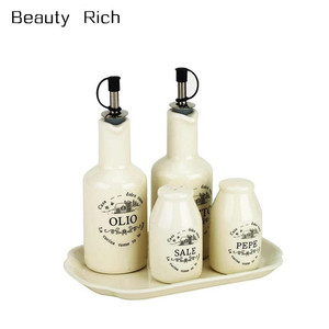 Set di Bottiglie in Ceramica per Olio <span class=keywords><strong>e</strong></span> <span class=keywords><strong>Aceto</strong></span> Sweet Campania, Set per Olio/<span class=keywords><strong>Aceto</strong></span>/Sale/Pepe, Ceramica, Bianco - Product Image 1