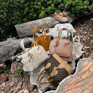 Sac à bandoulière pour femme en PU contrasté, imprimé rétro tendance, imperméable, écologique, avec petite poche - Product Image 3