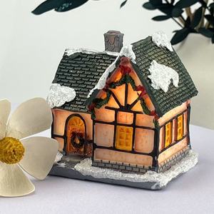 Décorations de Noël faites à la main, petite maison en résine, micro-paysage, cadeau de Noël, petite maison en résine, décoration de Noël - Product Image 1