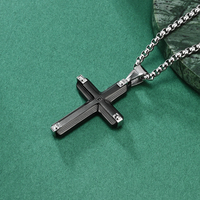 Alin Cool Jewelry Collier de pendentifs croix gravée 3D CNC en acier inoxydable Collier homme avec chaîne cubaine