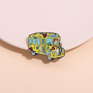 Simpatica spilla con spilla in smalto per scuolabus simpatica spilla con spilla per spille sullo zaino accessori per abbigliamento gioielli di moda regali per amici - Product Image 4