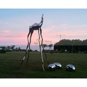 Escultura Art Deco de Acero Inoxidable Impermeable para Uso en Exteriores - Product Image 1