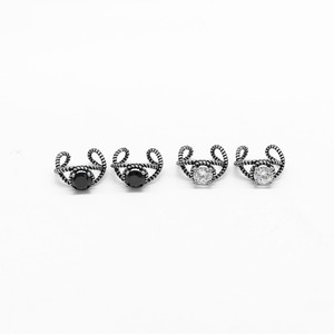 yunnique Stylish Unisex Titanium Steel <b>Cuff</b> <b>Earrings</b> With Black Stone Bezel Setting For Non-Pierced <b>Ears</b> Retro Couple Jewelry - Product Image 4