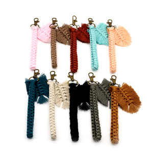 <span class=keywords><strong>Porte</strong></span>-clés tissé <span class=keywords><strong>en</strong></span> métal macramé de style bohème breloque de sac à la <span class=keywords><strong>main</strong></span> avec feuille suspendue <span class=keywords><strong>porte</strong></span>-clés à la mode - Product Image 1