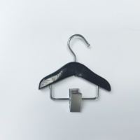 Vente en gros de pinces à cheveux multifonctions en bois antidérapantes de 10 cm avec logo personnalisé, mini pinces en bois massif pour vêtements pour animaux de compagnie