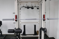 Équipement de musculation avec logo personnalisé, barre de musculation en acier chromé noir de 20 kg, antidérapante, pour la musculation, la force athlétique et les squats pour hommes