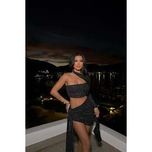 Robe de soirée asymétrique avec détail fenêtre, style Zoe, noire - Product Image 2