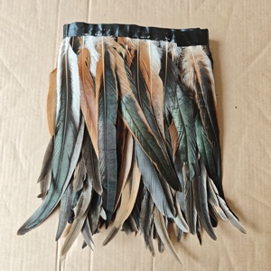 Plumas de Gallo Teñidas al por Mayor de 25-30 cm, Adorno de Plumas, Flecos Hechos <span class=keywords><strong>a</strong></span> Mano para Disfraces, Fiestas, Carnaval - Product Image 4