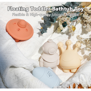 Juguetes acuáticos flotantes de silicona divertidos de 4 piezas al por mayor para niños, Juego de pesca de baño y playa para jugar con niños - Product Image 6
